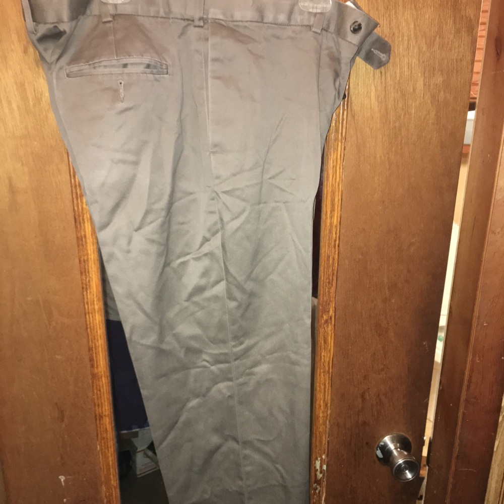 Men’s Perry Ellis Khaki pants